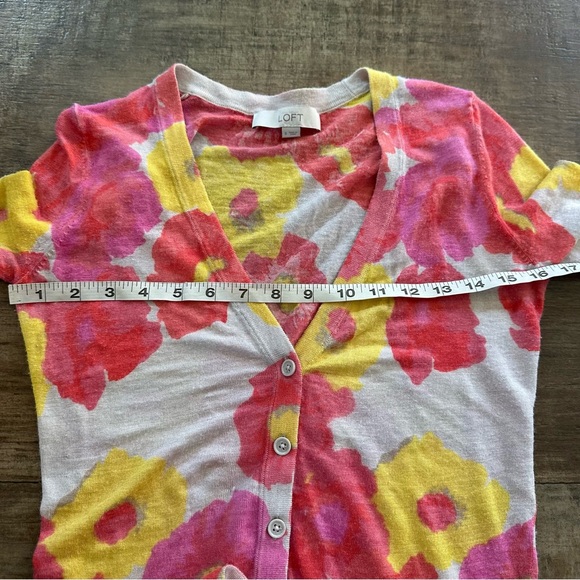 Loft Floral button front V neck cardigan sweater Pink orange tan yellow - Picture 10 of 10